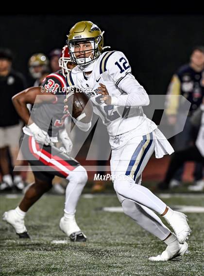 Thumbnail 2 in St. John Bosco vs. Mater Dei (CIF SS DIV 1 Championship) photogallery.