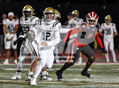 Thumbnail 2 in St. John Bosco vs. Mater Dei (CIF SS DIV 1 Championship) photogallery.