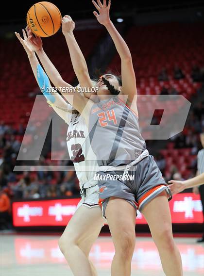 Thumbnail 2 in Skyridge vs. Lone Peak (UHSAA 6A Quarterfinal) photogallery.
