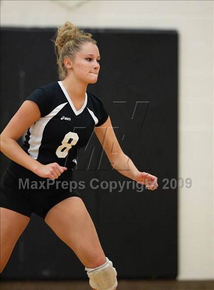 Thumbnail 1 in Eaglecrest vs. Grandview (Eaglecrest Invitational) photogallery.