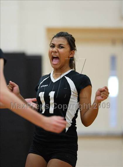 Thumbnail 3 in Eaglecrest vs. Grandview (Eaglecrest Invitational) photogallery.