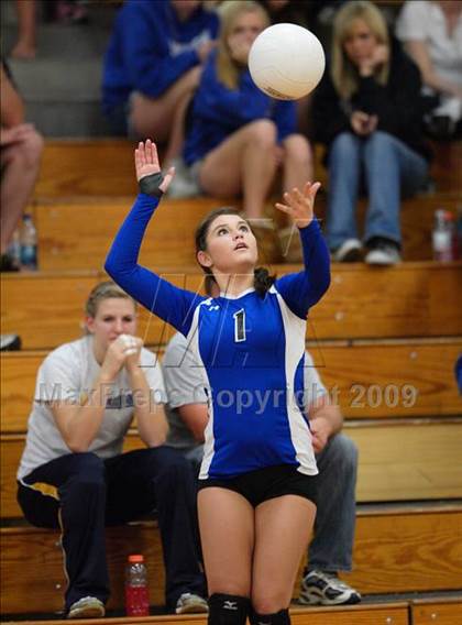 Thumbnail 3 in Eaglecrest vs. Grandview (Eaglecrest Invitational) photogallery.