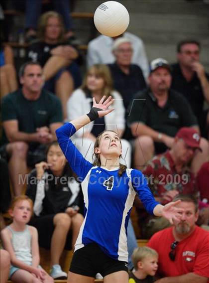 Thumbnail 1 in Eaglecrest vs. Grandview (Eaglecrest Invitational) photogallery.