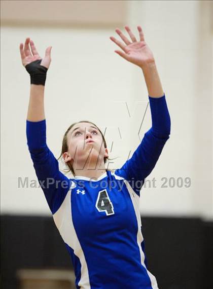 Thumbnail 1 in Eaglecrest vs. Grandview (Eaglecrest Invitational) photogallery.