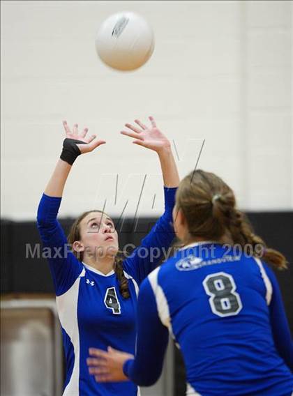 Thumbnail 3 in Eaglecrest vs. Grandview (Eaglecrest Invitational) photogallery.