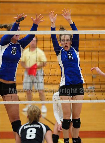 Thumbnail 1 in Eaglecrest vs. Grandview (Eaglecrest Invitational) photogallery.