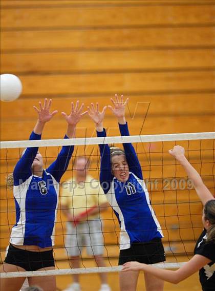 Thumbnail 3 in Eaglecrest vs. Grandview (Eaglecrest Invitational) photogallery.