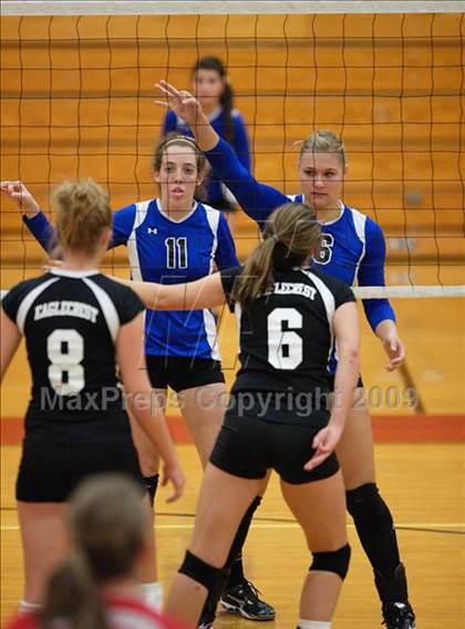 Thumbnail 3 in Eaglecrest vs. Grandview (Eaglecrest Invitational) photogallery.