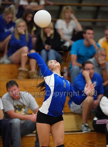 Thumbnail 2 in Eaglecrest vs. Grandview (Eaglecrest Invitational) photogallery.