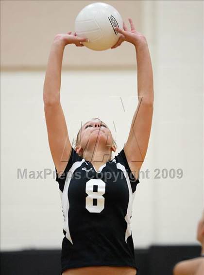 Thumbnail 1 in Eaglecrest vs. Grandview (Eaglecrest Invitational) photogallery.