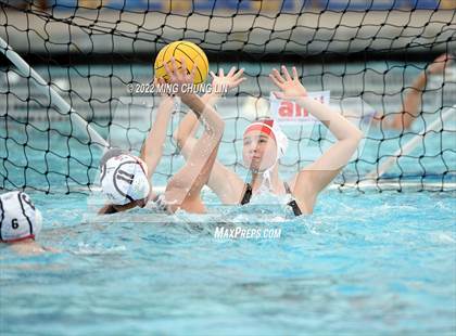 Thumbnail 3 in Harvard-Westlake vs. Newport Harbor (Bill Barnett Holiday Cup) photogallery.