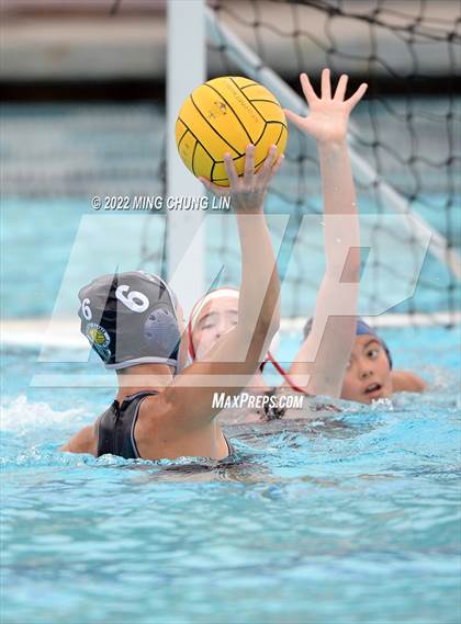 Thumbnail 2 in Harvard-Westlake vs. Newport Harbor (Bill Barnett Holiday Cup) photogallery.