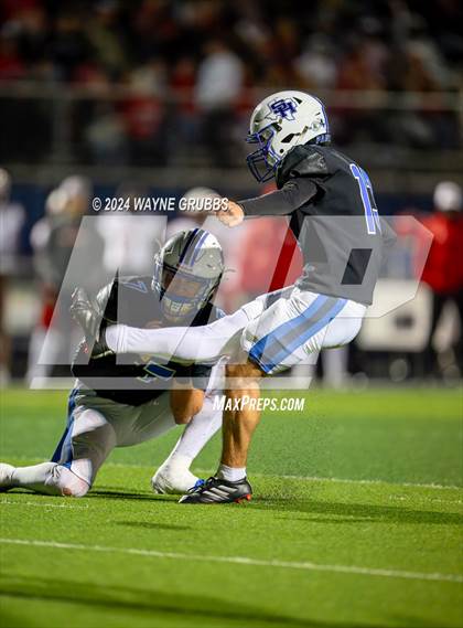 Thumbnail 1 in Carthage vs. Spring Hill (UIL 4A DII Bi-District Playoff) photogallery.