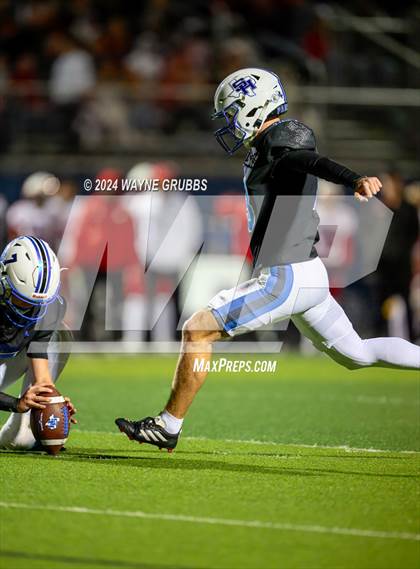 Thumbnail 2 in Carthage vs. Spring Hill (UIL 4A DII Bi-District Playoff) photogallery.