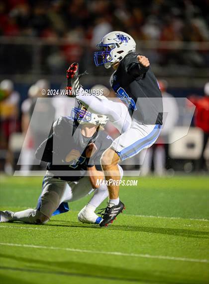 Thumbnail 3 in Carthage vs. Spring Hill (UIL 4A DII Bi-District Playoff) photogallery.
