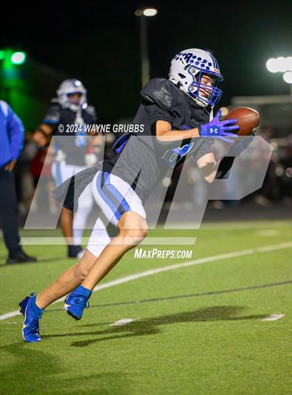 Thumbnail 3 in Carthage vs. Spring Hill (UIL 4A DII Bi-District Playoff) photogallery.