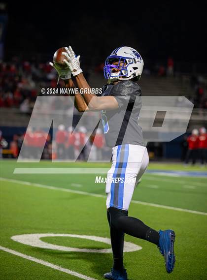 Thumbnail 1 in Carthage vs. Spring Hill (UIL 4A DII Bi-District Playoff) photogallery.
