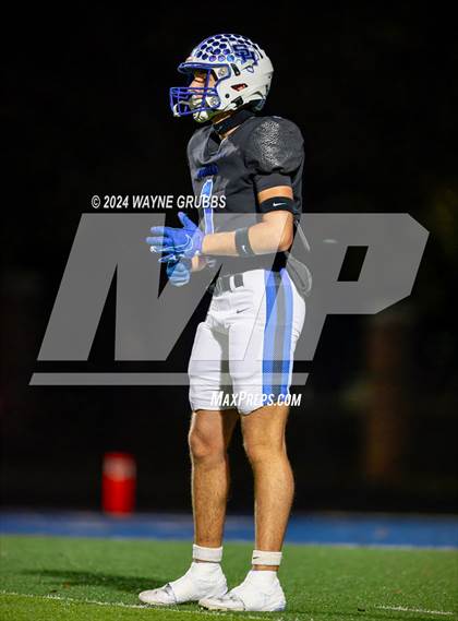 Thumbnail 1 in Carthage vs. Spring Hill (UIL 4A DII Bi-District Playoff) photogallery.