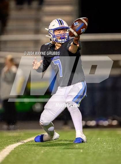 Thumbnail 2 in Carthage vs. Spring Hill (UIL 4A DII Bi-District Playoff) photogallery.