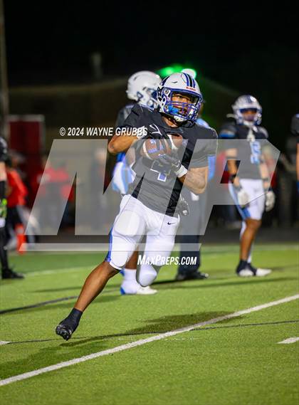 Thumbnail 3 in Carthage vs. Spring Hill (UIL 4A DII Bi-District Playoff) photogallery.