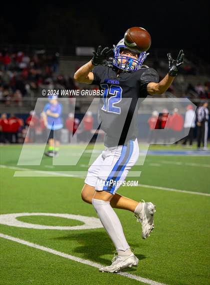 Thumbnail 3 in Carthage vs. Spring Hill (UIL 4A DII Bi-District Playoff) photogallery.