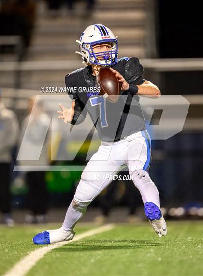 Thumbnail 1 in Carthage vs. Spring Hill (UIL 4A DII Bi-District Playoff) photogallery.