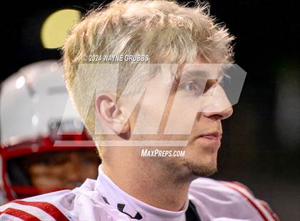 Thumbnail 1 in Carthage vs. Spring Hill (UIL 4A DII Bi-District Playoff) photogallery.
