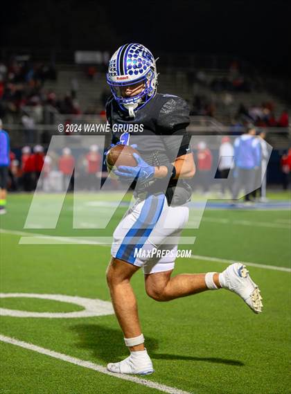 Thumbnail 2 in Carthage vs. Spring Hill (UIL 4A DII Bi-District Playoff) photogallery.