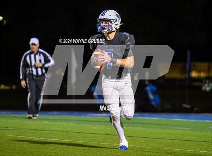 Thumbnail 2 in Carthage vs. Spring Hill (UIL 4A DII Bi-District Playoff) photogallery.
