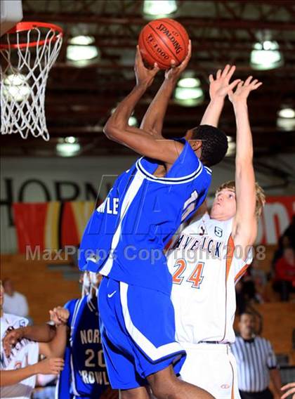 Thumbnail 2 in Madison vs. North Crowley (McDonald's Texas Invitational) photogallery.