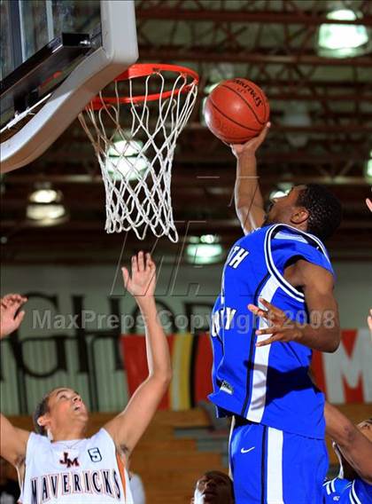Thumbnail 3 in Madison vs. North Crowley (McDonald's Texas Invitational) photogallery.