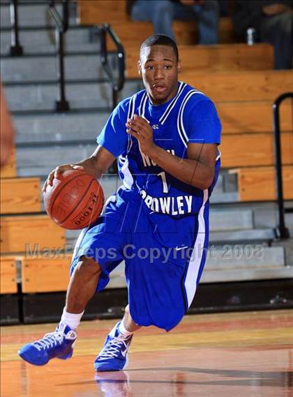 Thumbnail 3 in Madison vs. North Crowley (McDonald's Texas Invitational) photogallery.
