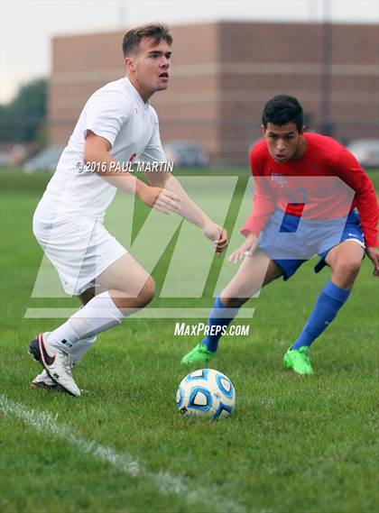 Thumbnail 2 in Marmion @ Oswego photogallery.