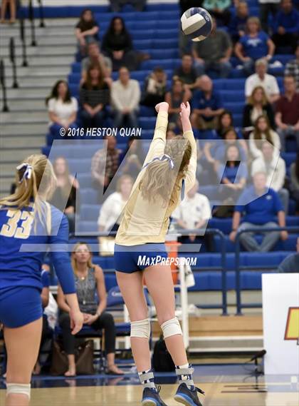 Thumbnail 1 in Santa Margarita vs. Mater Dei (CIF SS D1 Final) photogallery.