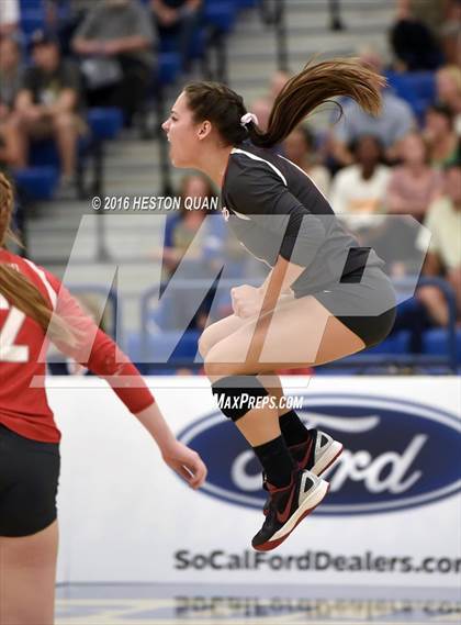 Thumbnail 2 in Santa Margarita vs. Mater Dei (CIF SS D1 Final) photogallery.