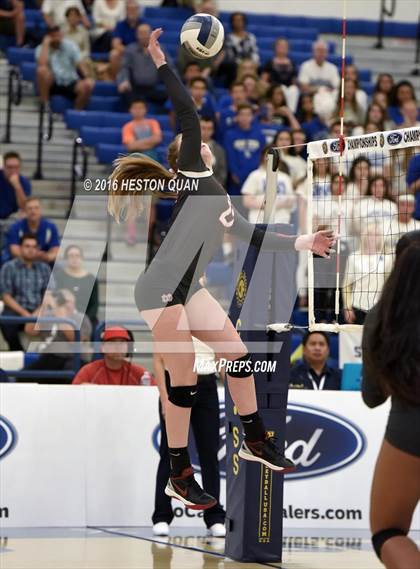 Thumbnail 2 in Santa Margarita vs. Mater Dei (CIF SS D1 Final) photogallery.