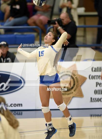 Thumbnail 3 in Santa Margarita vs. Mater Dei (CIF SS D1 Final) photogallery.
