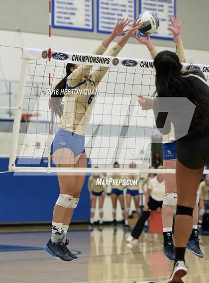 Thumbnail 2 in Santa Margarita vs. Mater Dei (CIF SS D1 Final) photogallery.