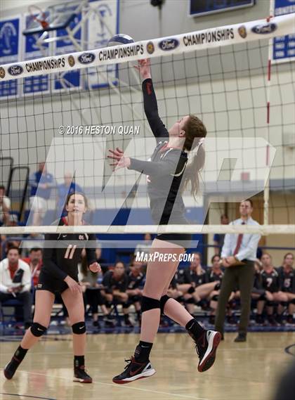 Thumbnail 3 in Santa Margarita vs. Mater Dei (CIF SS D1 Final) photogallery.
