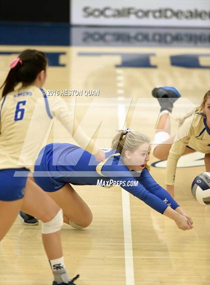 Thumbnail 3 in Santa Margarita vs. Mater Dei (CIF SS D1 Final) photogallery.