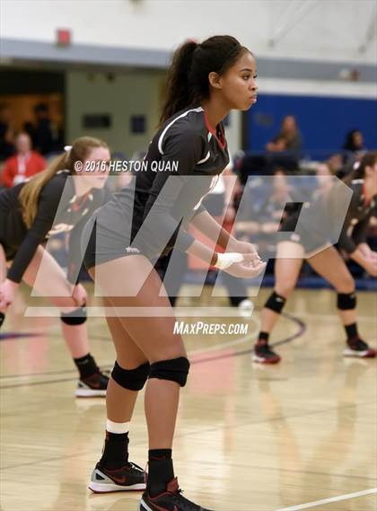 Thumbnail 3 in Santa Margarita vs. Mater Dei (CIF SS D1 Final) photogallery.