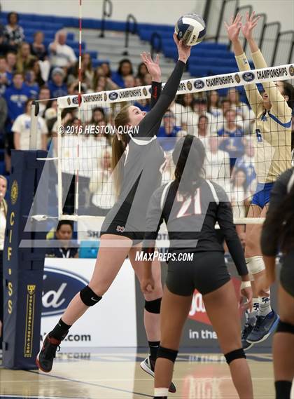 Thumbnail 2 in Santa Margarita vs. Mater Dei (CIF SS D1 Final) photogallery.