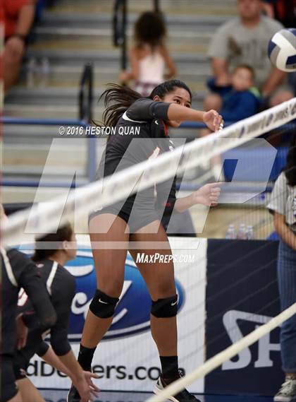 Thumbnail 2 in Santa Margarita vs. Mater Dei (CIF SS D1 Final) photogallery.