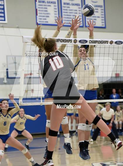 Thumbnail 3 in Santa Margarita vs. Mater Dei (CIF SS D1 Final) photogallery.