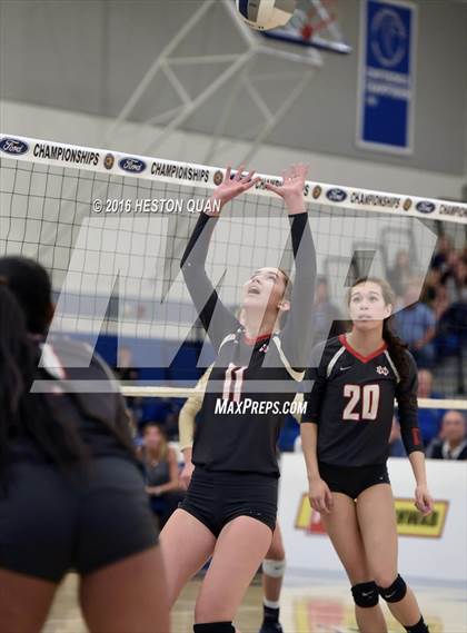 Thumbnail 3 in Santa Margarita vs. Mater Dei (CIF SS D1 Final) photogallery.