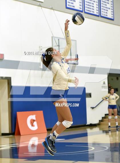 Thumbnail 3 in Santa Margarita vs. Mater Dei (CIF SS D1 Final) photogallery.