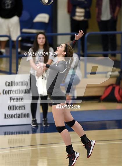 Thumbnail 2 in Santa Margarita vs. Mater Dei (CIF SS D1 Final) photogallery.