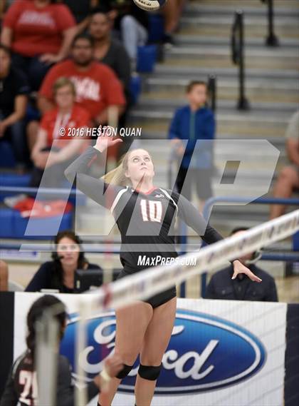 Thumbnail 3 in Santa Margarita vs. Mater Dei (CIF SS D1 Final) photogallery.