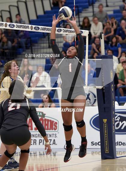 Thumbnail 1 in Santa Margarita vs. Mater Dei (CIF SS D1 Final) photogallery.