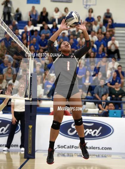 Thumbnail 3 in Santa Margarita vs. Mater Dei (CIF SS D1 Final) photogallery.